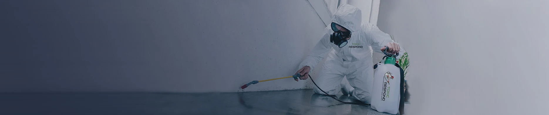 Toxic Respond technician carrying out a pest treatment